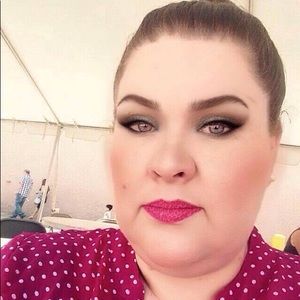 Meet your Posher, Ana